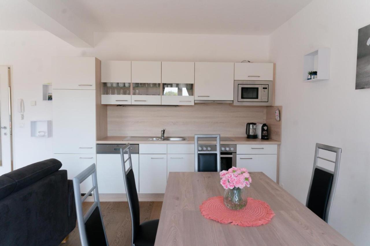 Apartment Falamingo Velden Velden am Worthersee Bagian luar foto